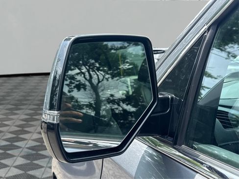 Used 2020 Cadillac Escalade Luxury AWD/4WD image 23