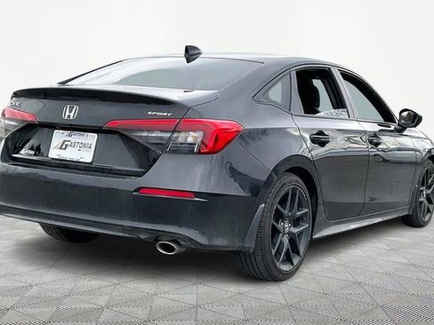 Used 2023 Honda Civic Sport image 5
