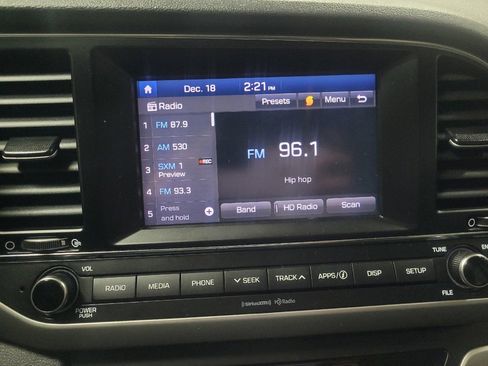 Used 2018 Hyundai Elantra SEL image 25