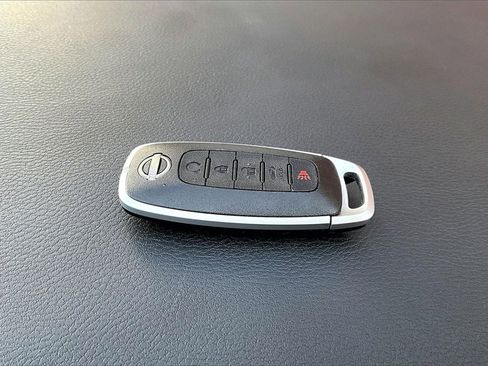 Certified 2025 Nissan Versa SR w/ Trunk Package image 11