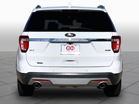Used 2016 Ford Explorer XLT w/ Equipment Group 201A AWD/4WD image 5