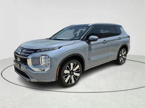 New 2025 Mitsubishi Outlander SEL image 1