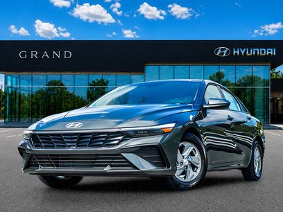 New 2026 Hyundai Elantra SE