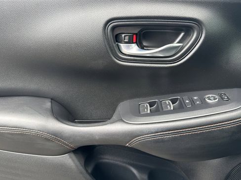 Used 2025 Honda HR-V Sport image 8