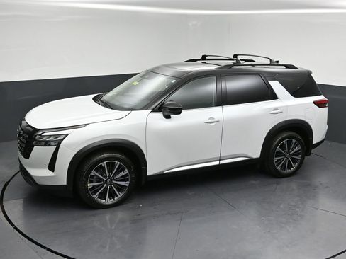 New 2026 Nissan Pathfinder Platinum w/ Lighting Package AWD/4WD image 29