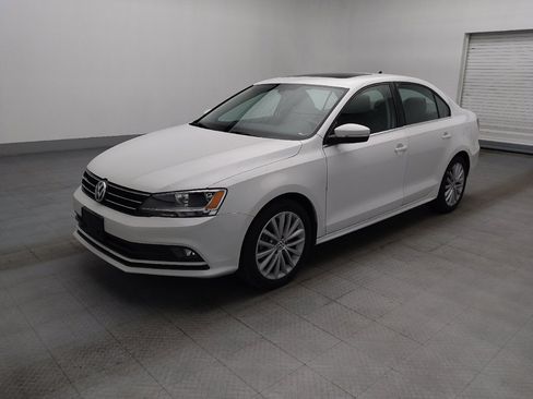 Used 2016 Volkswagen Jetta SEL FWD image 2