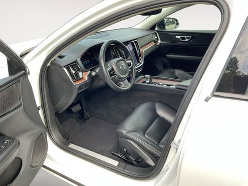 Used 2023 Volvo S60 B5 Plus w/ Climate Package AWD/4WD image 9