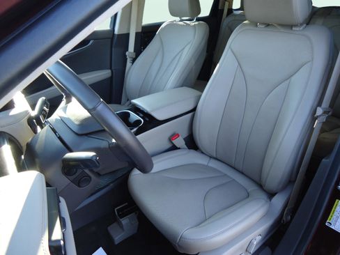 Used 2022 Lincoln Nautilus Reserve w/ Equipment Group 201A image 24