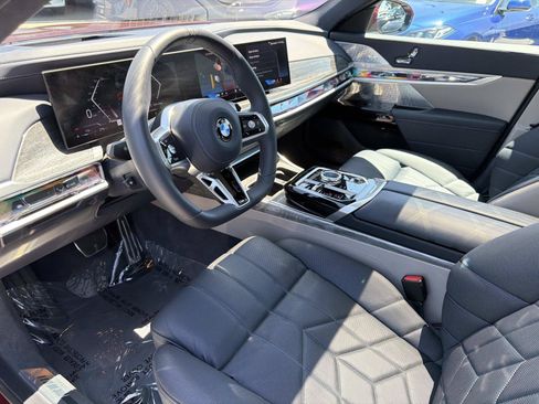 Used 2025 BMW 760i xDrive w/ Executive Package AWD/4WD image 36