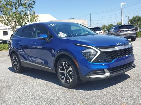 Used 2024 Kia Sportage EX FWD image 3
