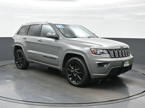 Used 2020 Jeep Grand Cherokee Altitude AWD/4WD image 11