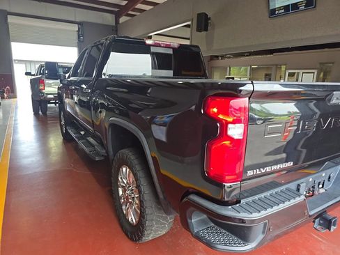 Used 2020 Chevrolet Silverado 2500 High Country w/ Z71 Off-Road Package AWD/4WD image 5