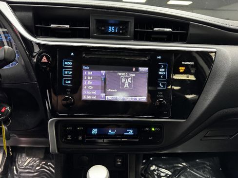 Used 2017 Toyota Corolla LE image 22