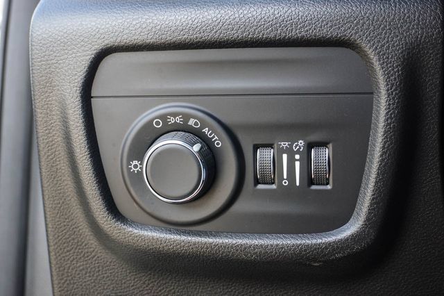 Used 2023 Jeep Grand Cherokee L Laredo AWD/4WD image 27