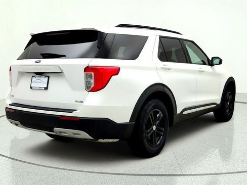 Used 2020 Ford Explorer XLT w/ Equipment Group 202A AWD/4WD image 5