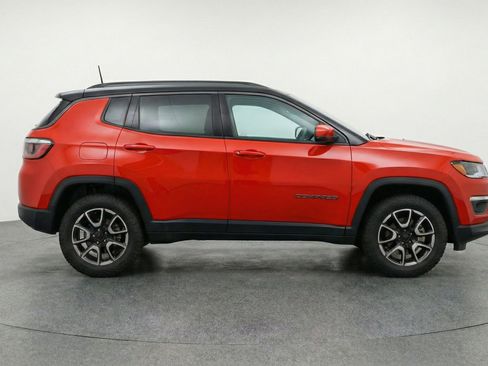 Used 2025 Jeep Compass Trailhawk image 11