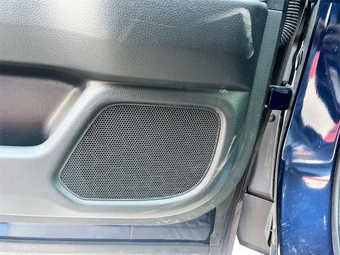 Used 2025 Honda Pilot EX-L image 18