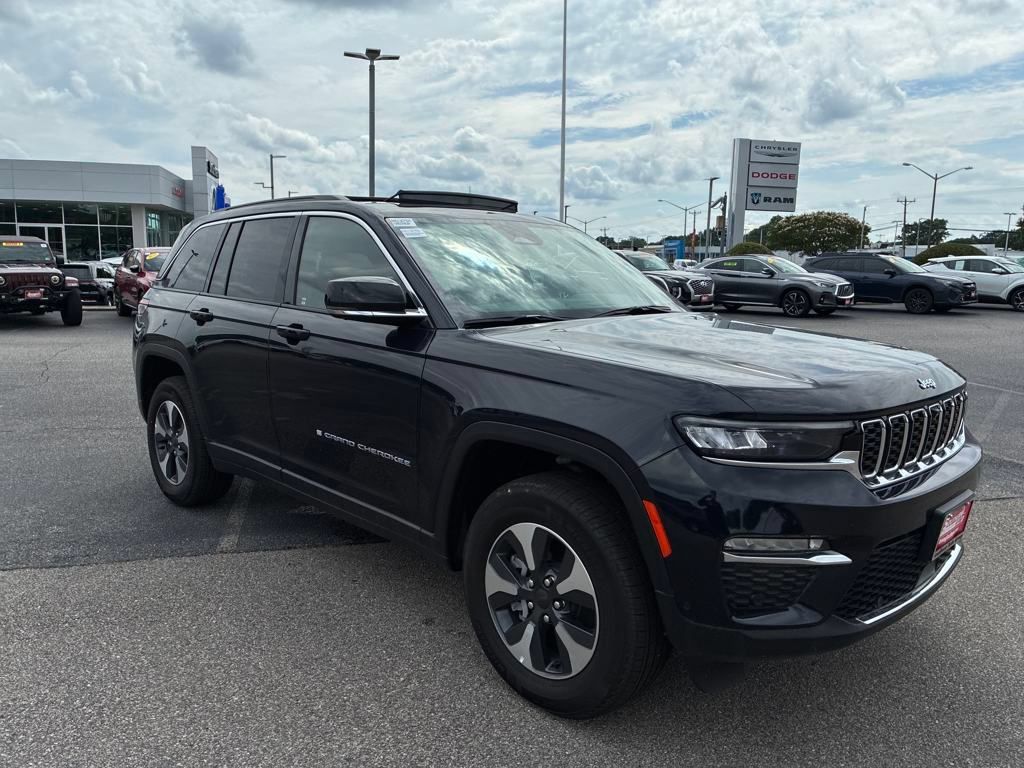 New 2024 Jeep Grand Cherokee Limited 4xe w/ Luxury Tech Group II AWD/4WD image 8