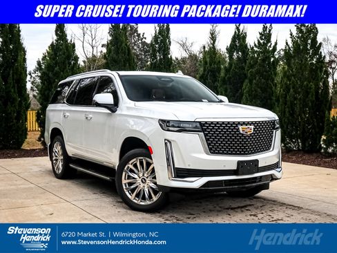 Used 2022 Cadillac Escalade Premium Luxury image 1