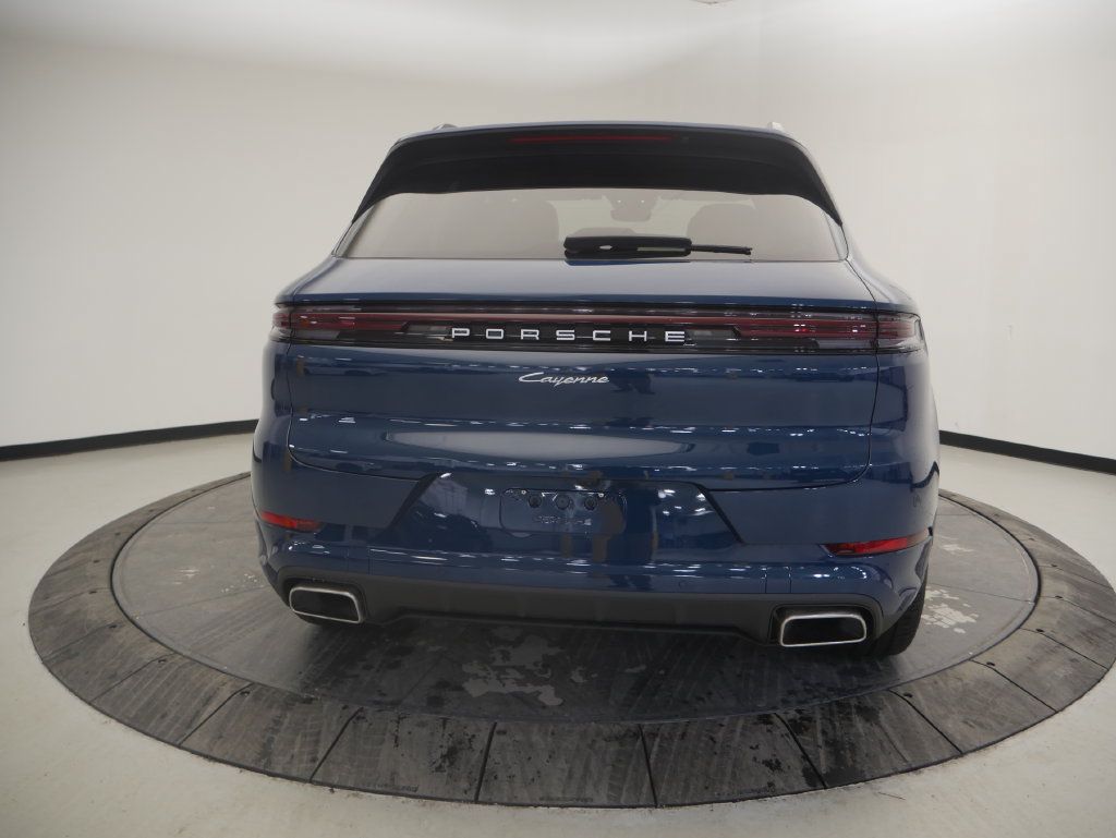 Certified 2026 Porsche Cayenne AWD/4WD image 6