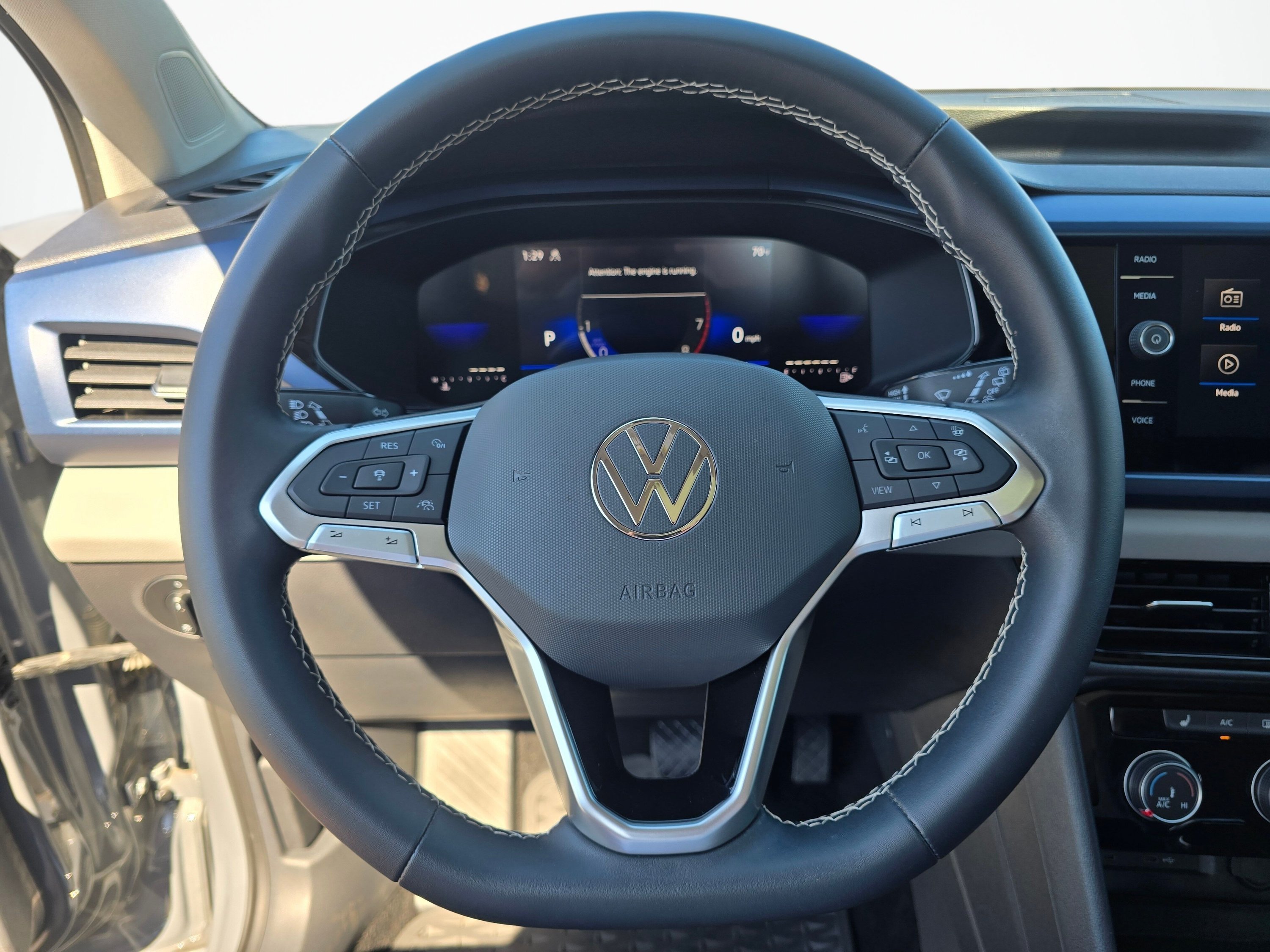Used 2023 Volkswagen Taos SE AWD/4WD image 13