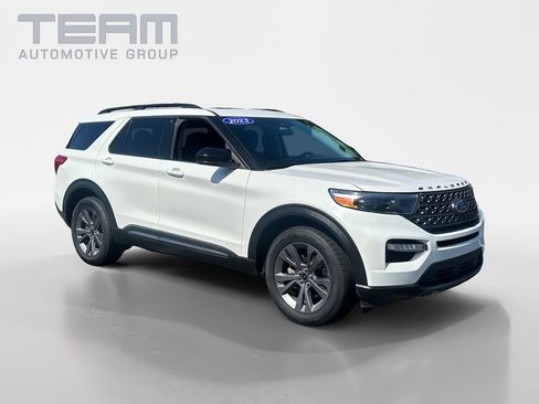 Used 2023 Ford Explorer XLT w/ Equipment Group 202A image 1