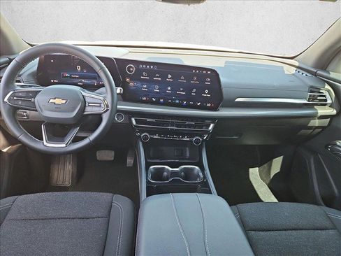 Used 2026 Chevrolet Traverse LT w/ Driver Confidence Package FWD image 23