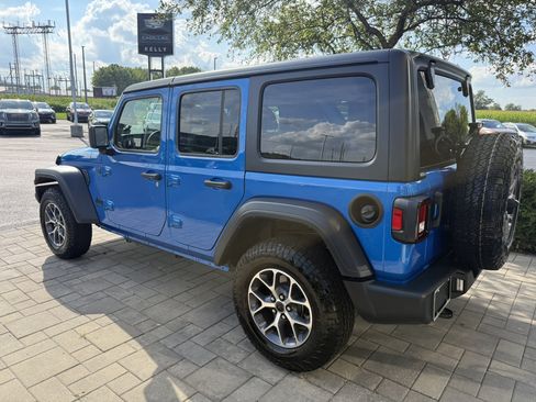Used 2024 Jeep Wrangler Unlimited Sport AWD/4WD image 6