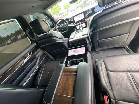 Certified 2022 Jeep Grand Wagoneer Series I AWD/4WD image 17