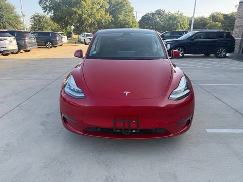Used 2022 Tesla Model Y Long Range AWD/4WD image 2