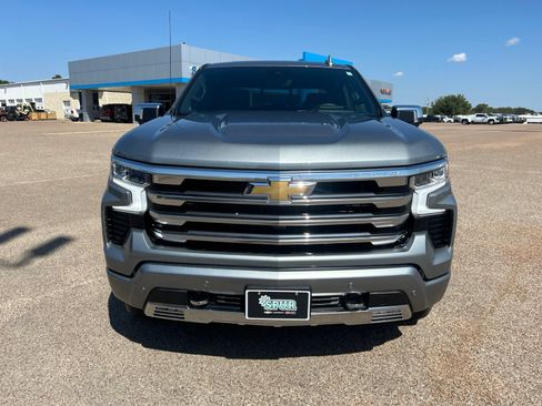 Used 2026 Chevrolet Silverado 1500 High Country AWD/4WD image 9