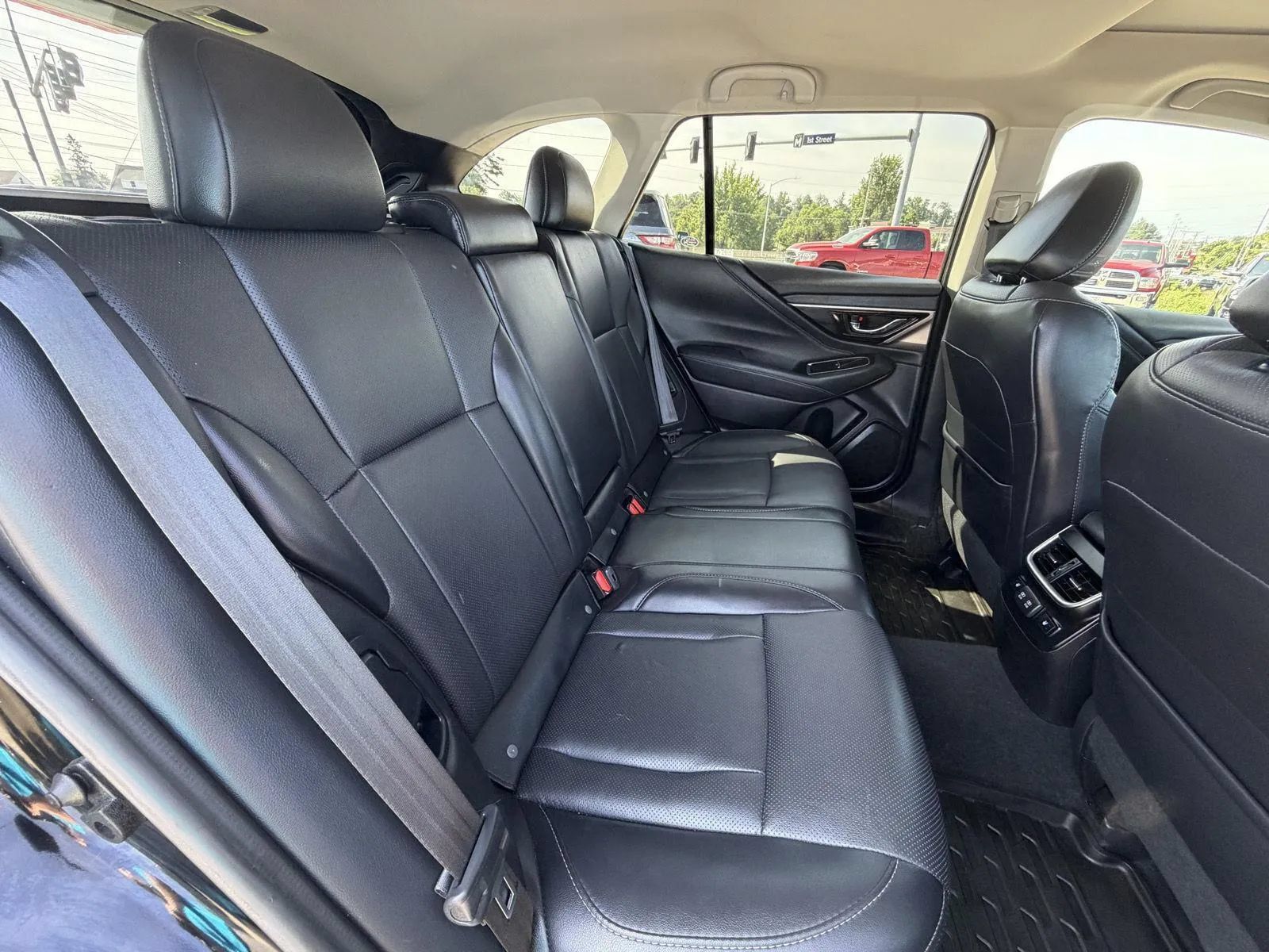 Used 2020 Subaru Outback Limited w/ Popular Package #2 AWD/4WD image 16