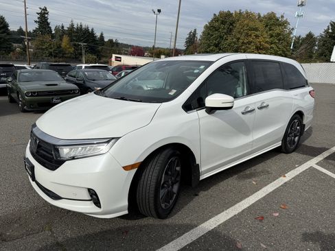 Used 2023 Honda Odyssey Elite image 4