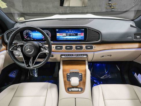 Certified 2025 Mercedes-Benz GLS 450 4MATIC image 15