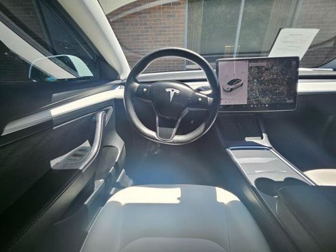 Used 2023 Tesla Model 3 Standard Range RWD image 4