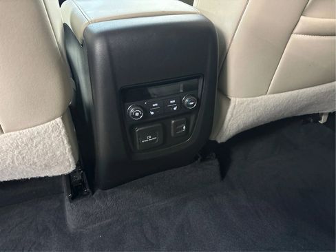 Used 2022 Buick Enclave Avenir w/ Avenir Technology Package AWD/4WD image 29