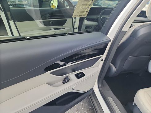 New 2026 Lincoln Nautilus Premier image 15