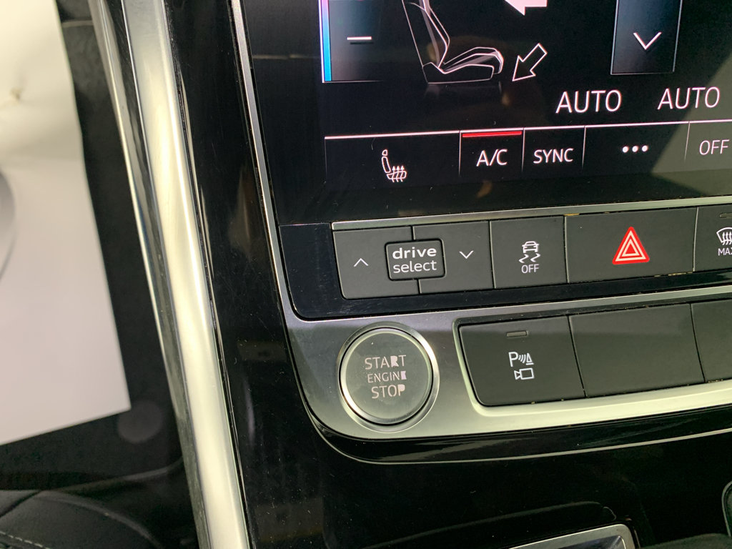 Used 2019 Audi Q8 Premium w/ Convenience Package AWD/4WD image 17