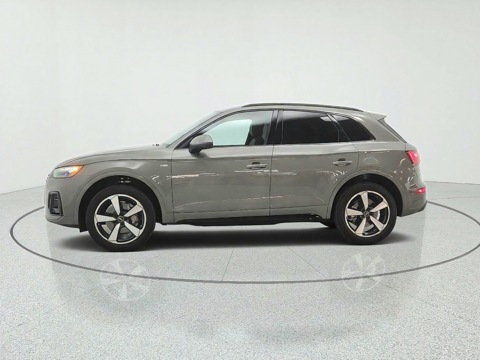 Used 2023 Audi Q5 2.0T Premium Plus w/ Premium Plus Package AWD/4WD image 8