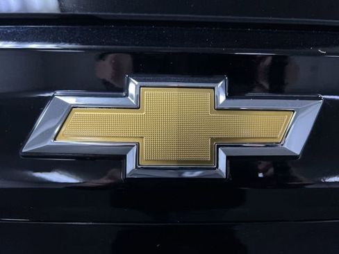 New 2025 Chevrolet Suburban Premier image 31