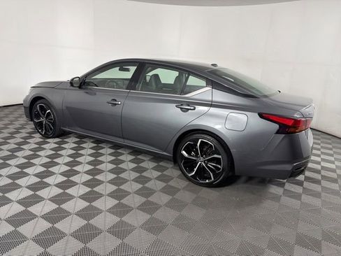 Used 2024 Nissan Altima 2.5 SR FWD image 16