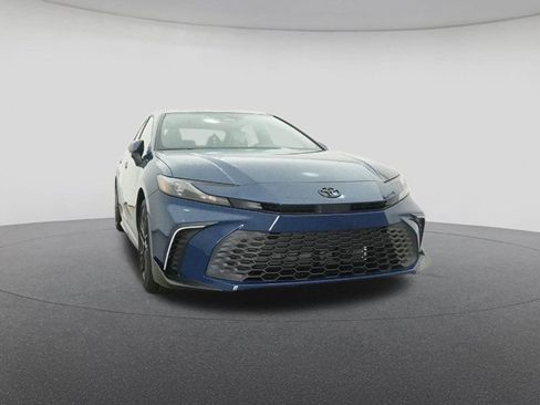 New 2026 Toyota Camry SE image 30