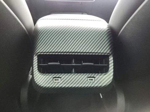 Used 2025 Tesla Model Y Performance AWD/4WD image 36