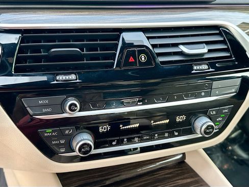 Used 2022 BMW 540i 540i w/ Convenience Package image 16