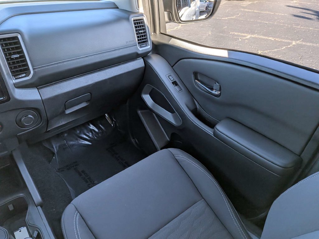 Used 2024 Nissan Frontier SV RWD image 17