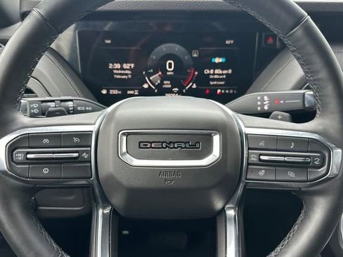 Used 2025 GMC Yukon Denali image 24