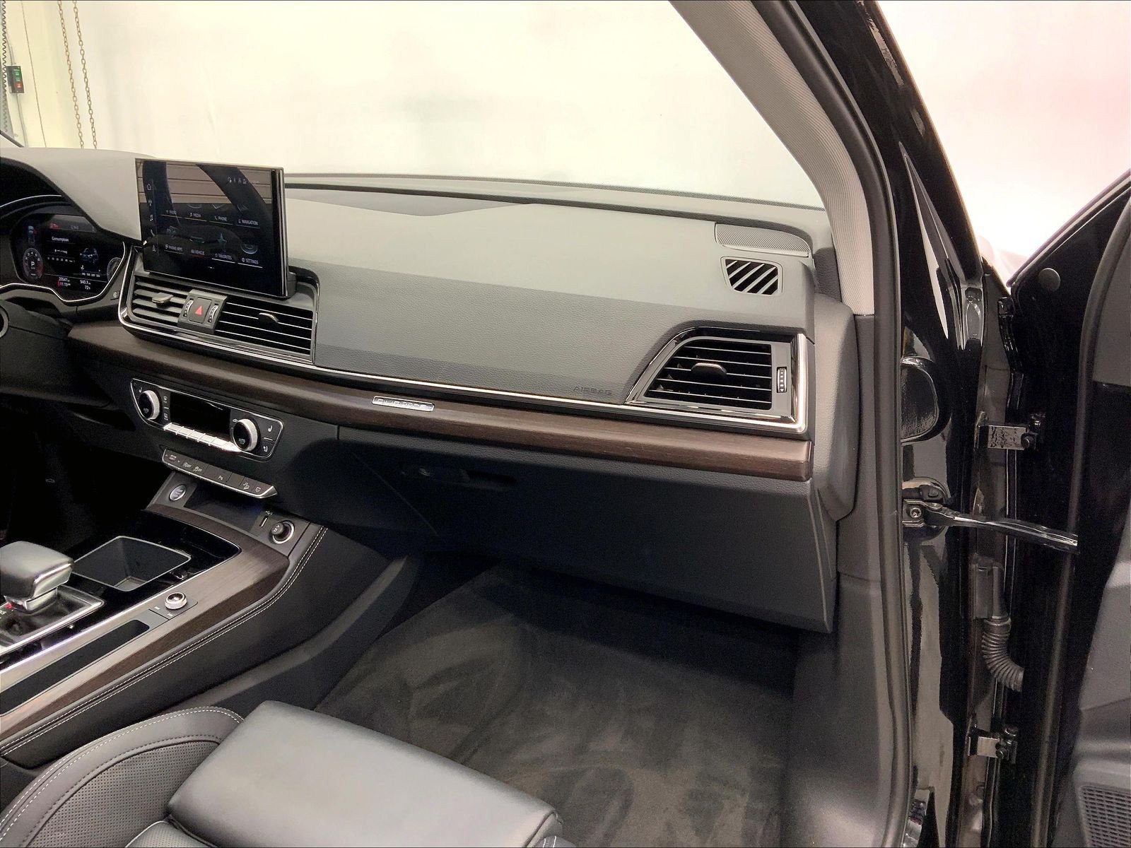 Certified 2023 Audi Q5 2.0T Premium Plus w/ Premium Plus Package AWD/4WD image 15