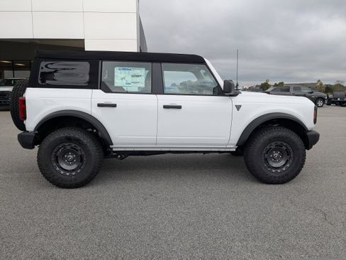 New 2025 Ford Bronco 4-Door w/ Sasquatch Package AWD/4WD image 3