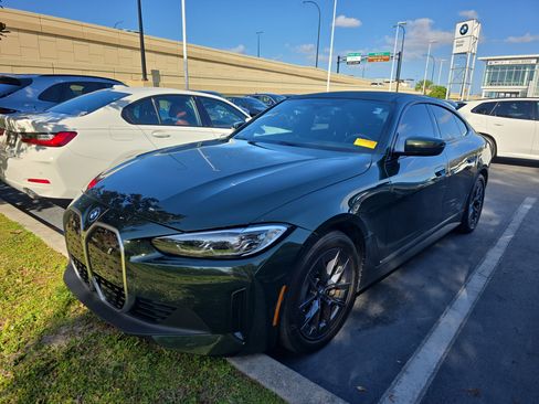 Used 2022 BMW i4 eDrive40 image 4