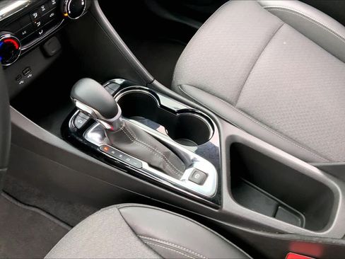 Used 2025 Buick Encore GX Preferred AWD/4WD image 17